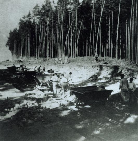 Stavba silnice Plzeň - Ostrava (Muzeum romské kultury)